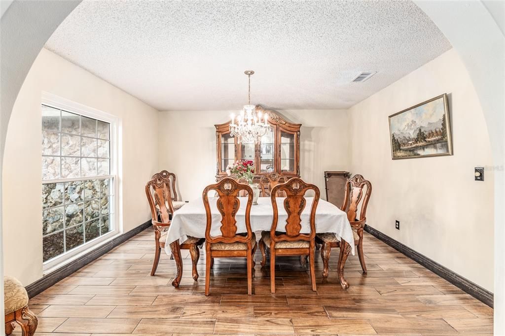 For Sale: $519,900 (4 beds, 3 baths, 2874 Square Feet)