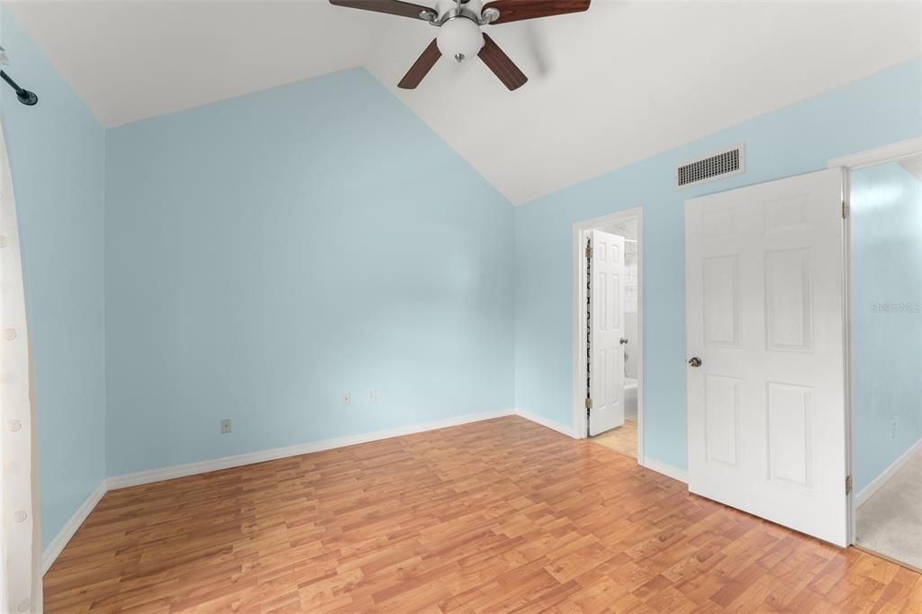 En Venta: $190,000 (2 camas, 2 baños, 1073 Pies cuadrados)