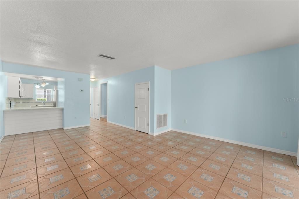 En Venta: $190,000 (2 camas, 2 baños, 1073 Pies cuadrados)