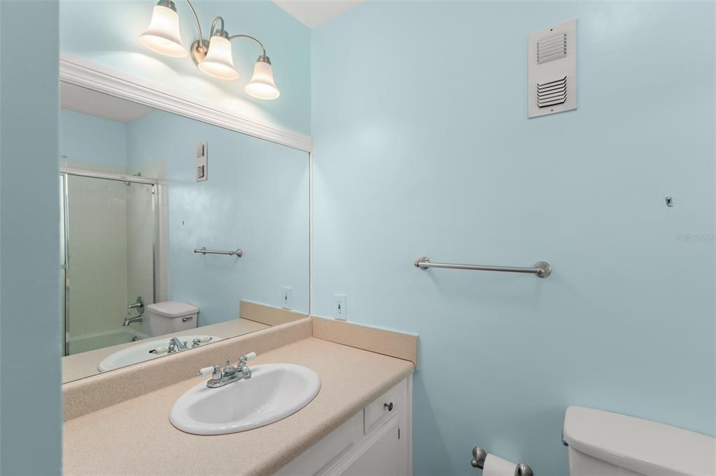 En Venta: $190,000 (2 camas, 2 baños, 1073 Pies cuadrados)