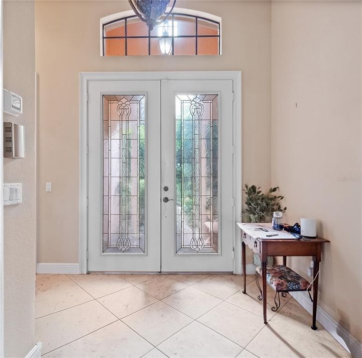 合同活跃: $379,000 (4 贝兹, 2 浴室, 2470 平方英尺)