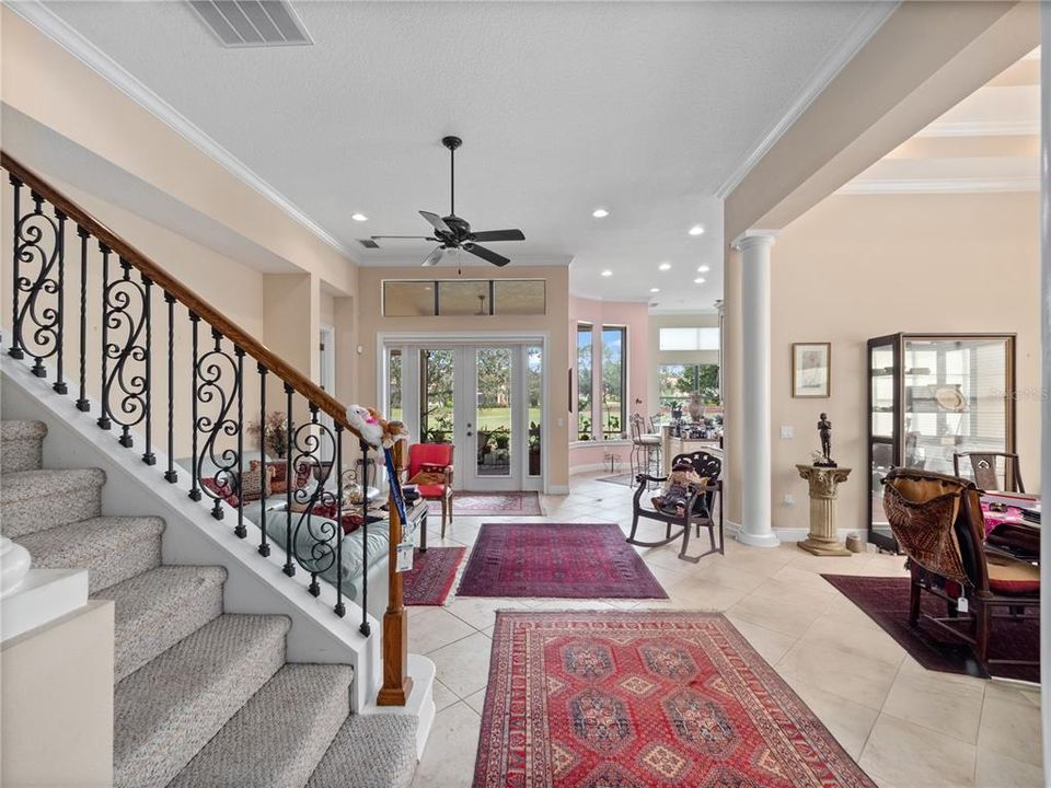 合同活跃: $379,000 (4 贝兹, 2 浴室, 2470 平方英尺)