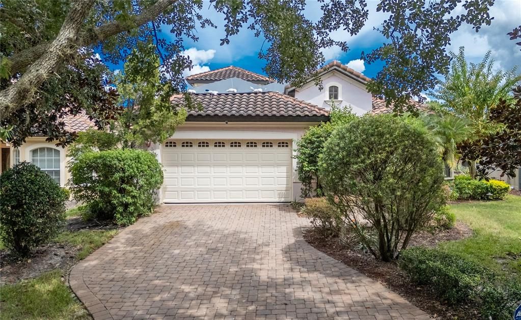 合同活跃: $379,000 (4 贝兹, 2 浴室, 2470 平方英尺)