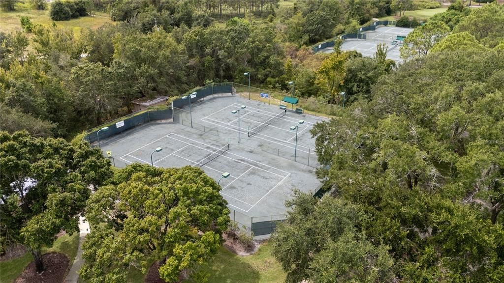 合同活跃: $379,000 (4 贝兹, 2 浴室, 2470 平方英尺)