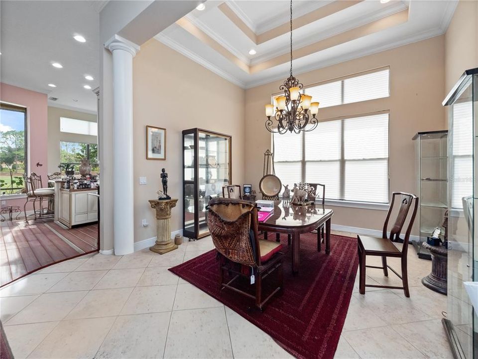 合同活跃: $379,000 (4 贝兹, 2 浴室, 2470 平方英尺)