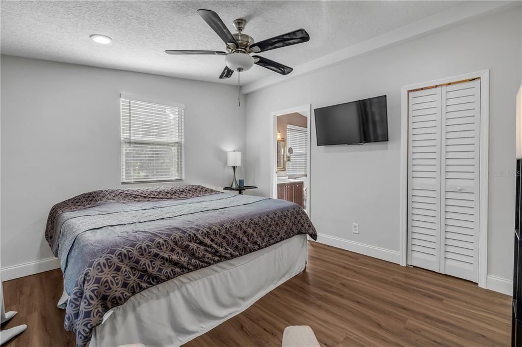 For Sale: $214,000 (3 beds, 2 baths, 1248 Square Feet)