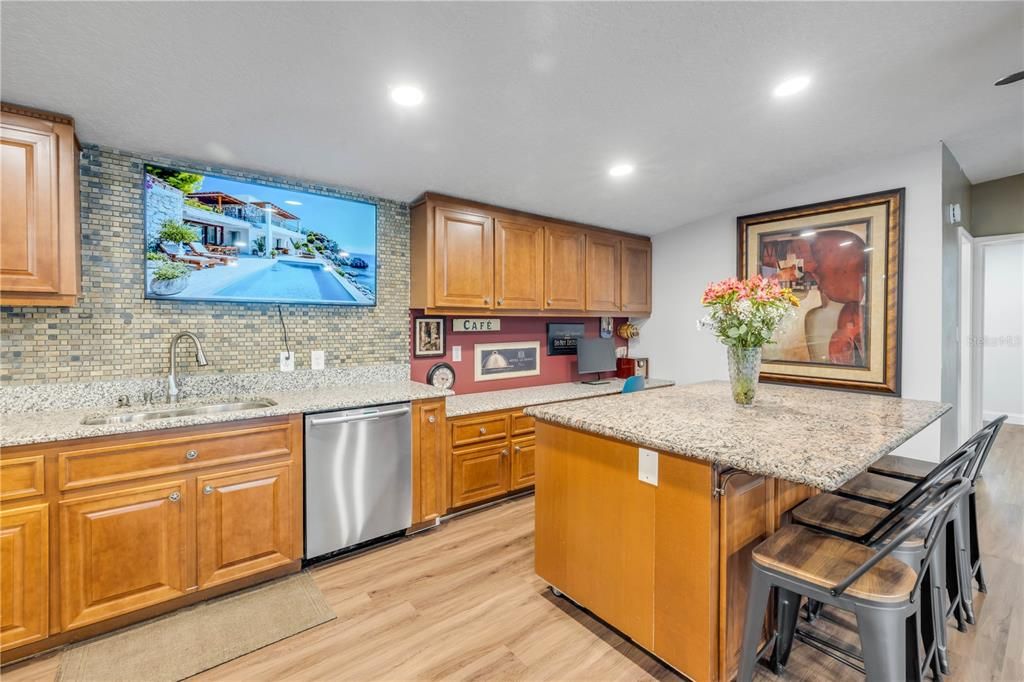 For Sale: $214,000 (3 beds, 2 baths, 1248 Square Feet)