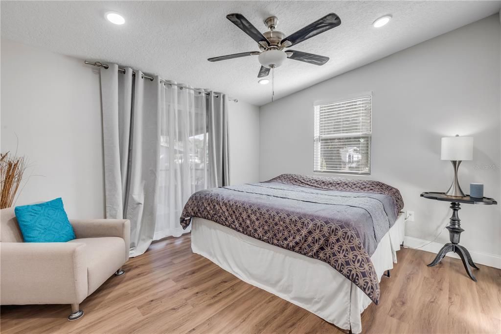 For Sale: $214,000 (3 beds, 2 baths, 1248 Square Feet)