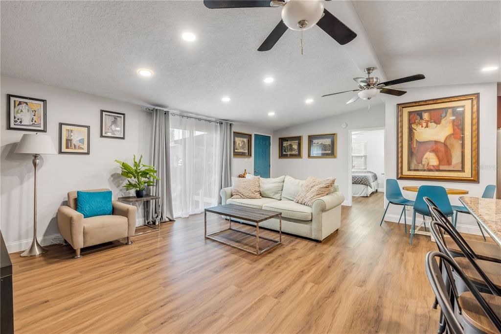 For Sale: $214,000 (3 beds, 2 baths, 1248 Square Feet)