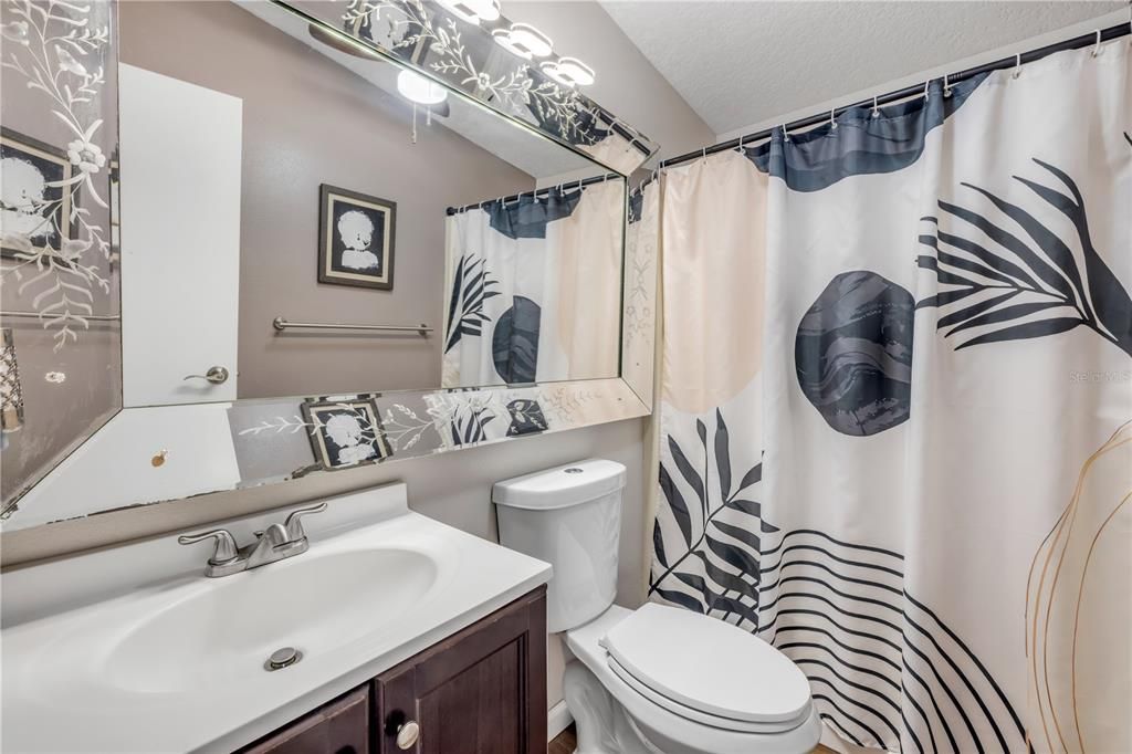 For Sale: $214,000 (3 beds, 2 baths, 1248 Square Feet)