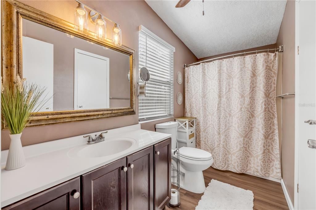 For Sale: $214,000 (3 beds, 2 baths, 1248 Square Feet)