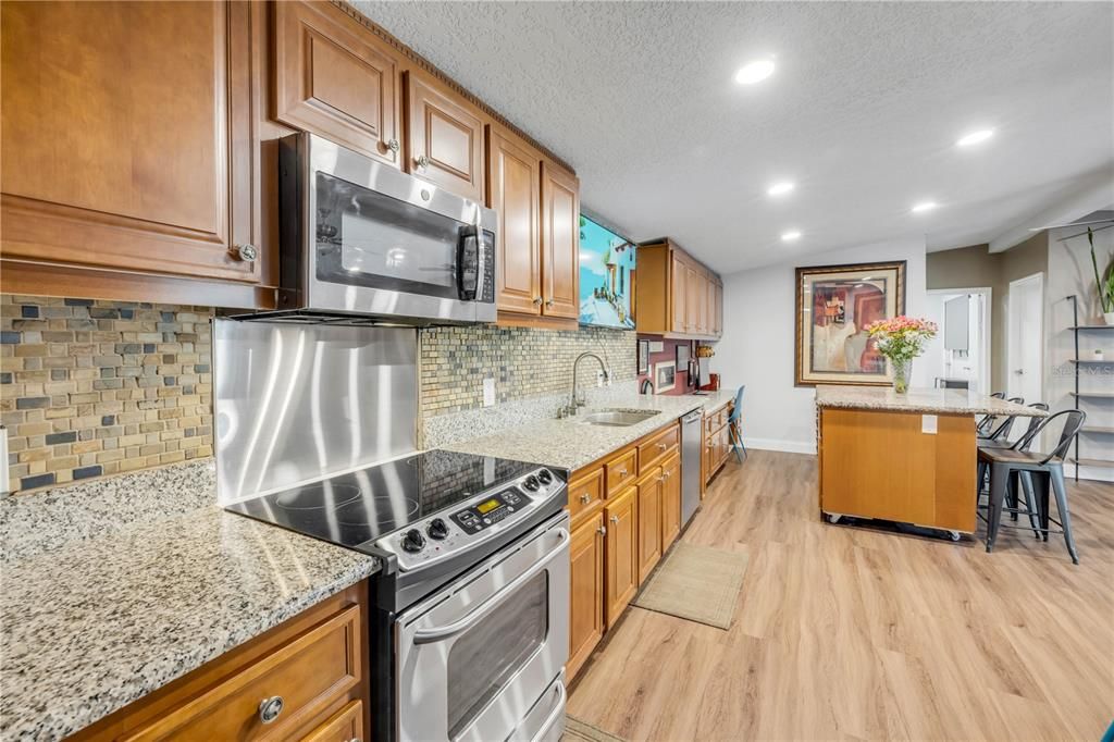 For Sale: $214,000 (3 beds, 2 baths, 1248 Square Feet)