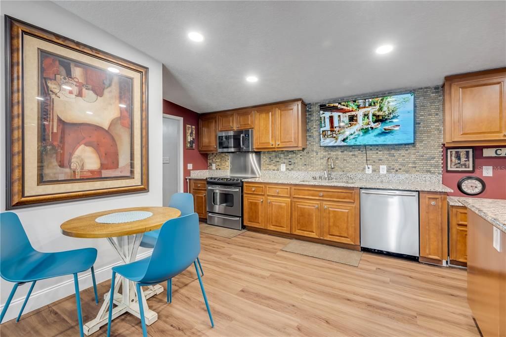 For Sale: $214,000 (3 beds, 2 baths, 1248 Square Feet)