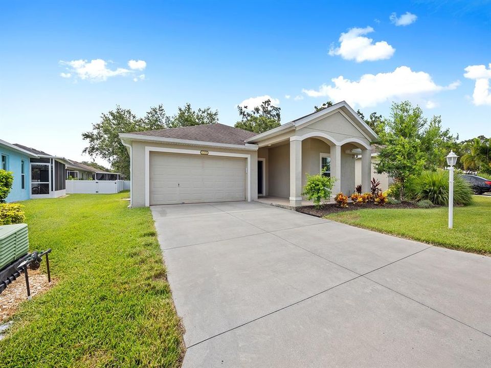 For Rent: $2,100 (3 beds, 2 baths, 1415 Square Feet)