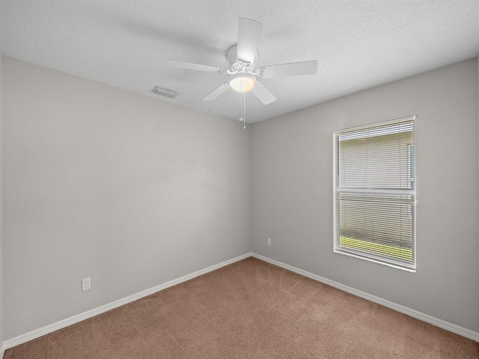 For Rent: $2,100 (3 beds, 2 baths, 1415 Square Feet)