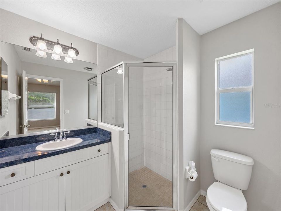 For Rent: $2,100 (3 beds, 2 baths, 1415 Square Feet)