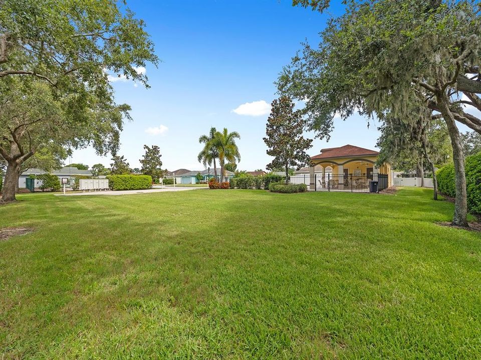 For Rent: $2,100 (3 beds, 2 baths, 1415 Square Feet)