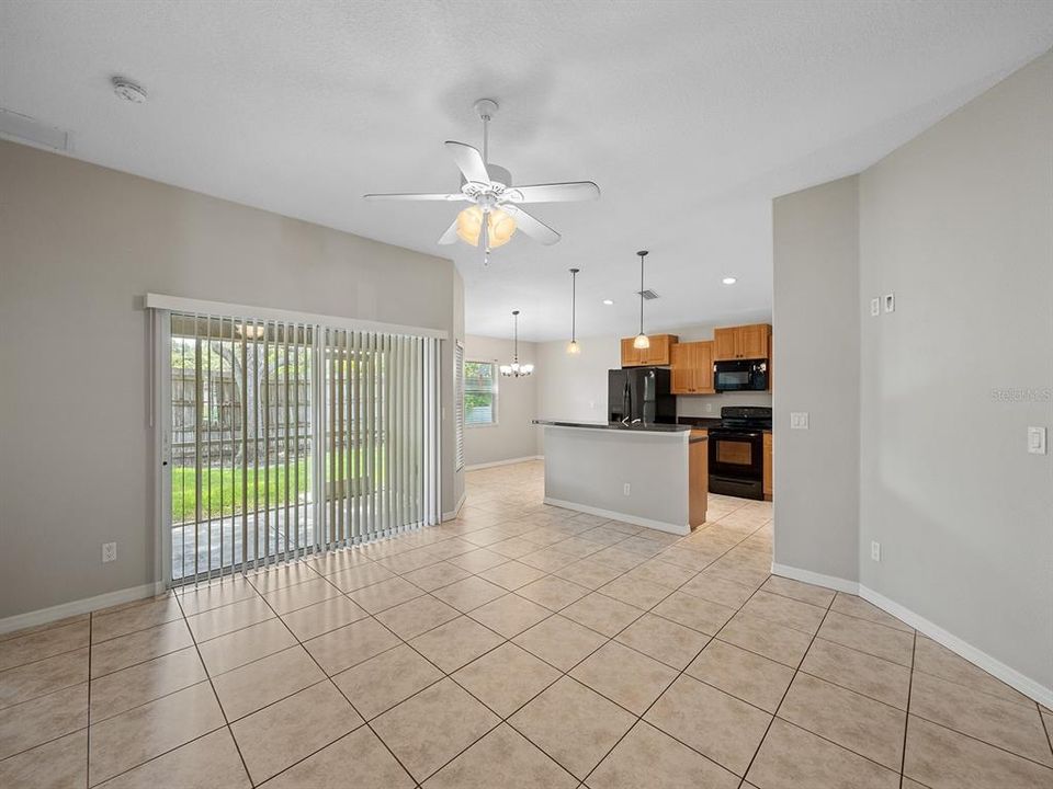 For Rent: $2,100 (3 beds, 2 baths, 1415 Square Feet)