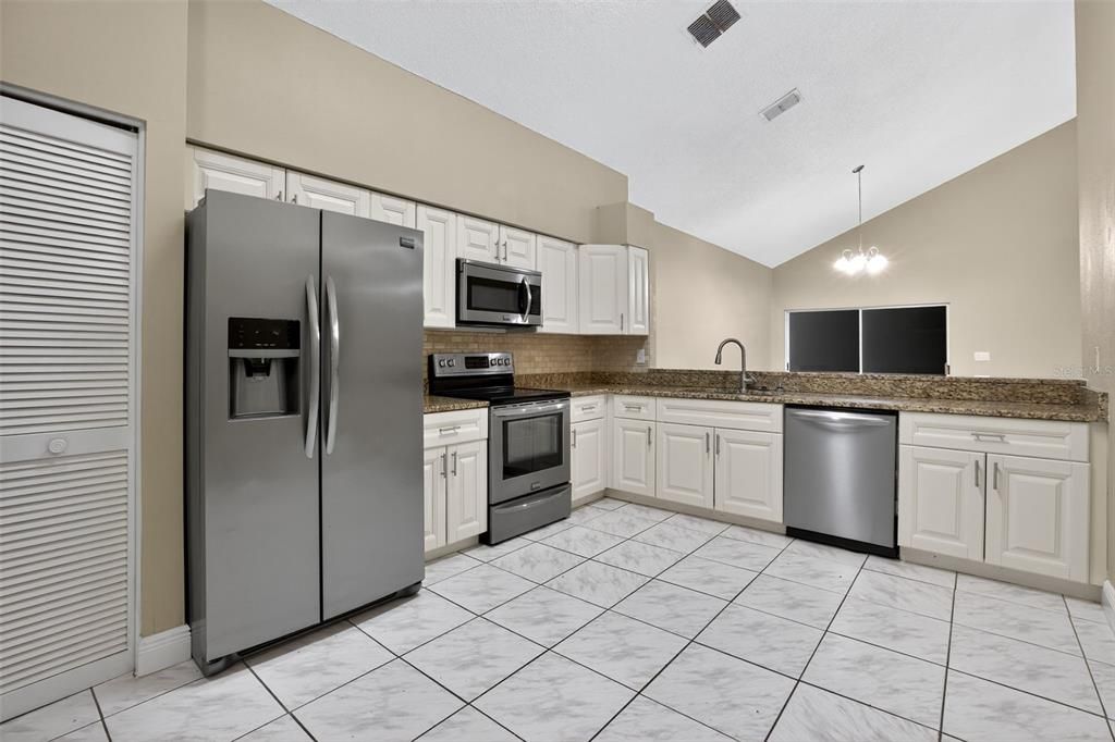 For Sale: $554,900 (4 beds, 2 baths, 1935 Square Feet)