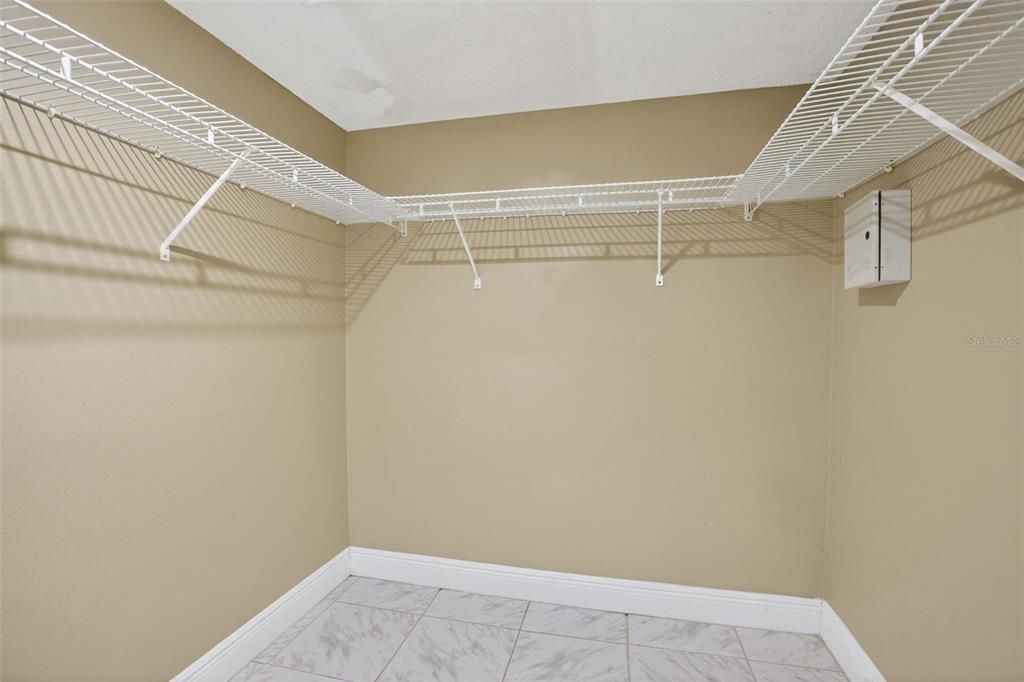 For Sale: $554,900 (4 beds, 2 baths, 1935 Square Feet)