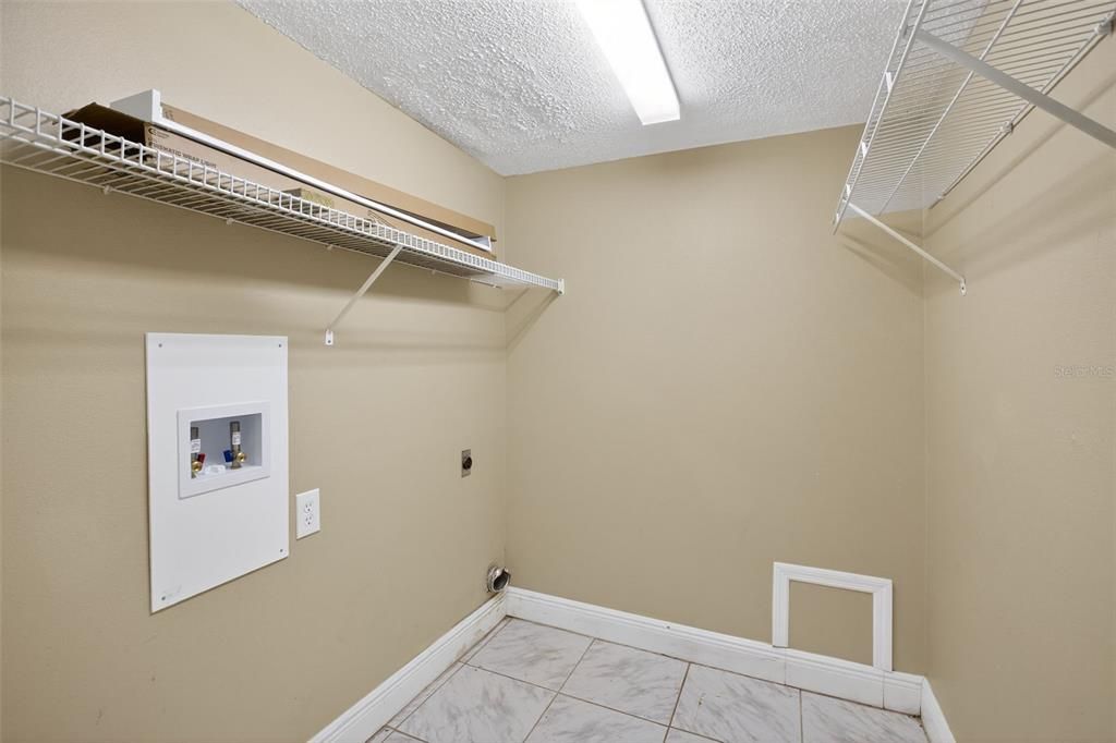 For Sale: $554,900 (4 beds, 2 baths, 1935 Square Feet)