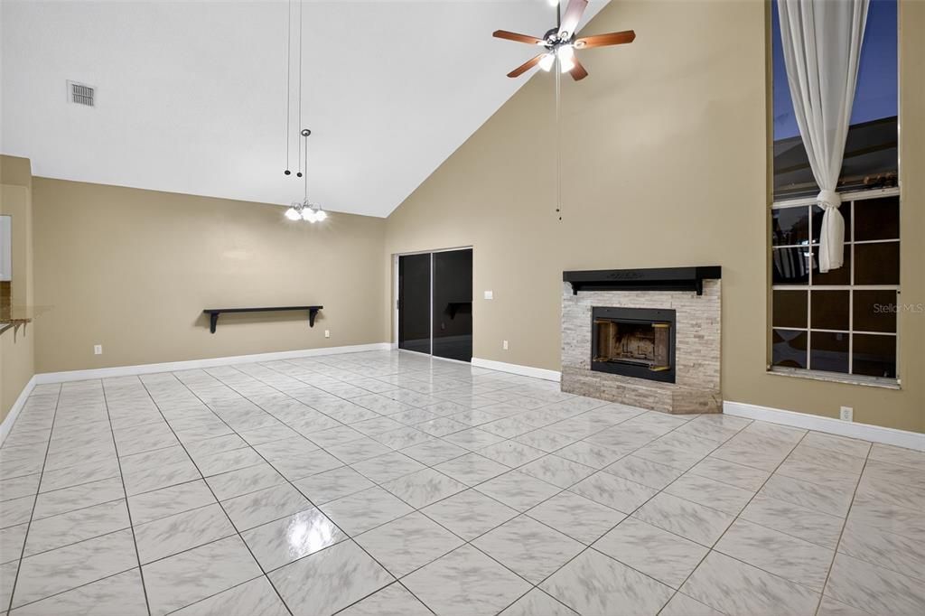 For Sale: $554,900 (4 beds, 2 baths, 1935 Square Feet)