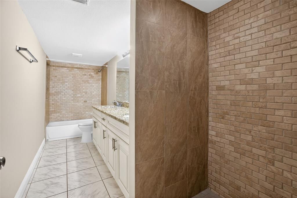 For Sale: $554,900 (4 beds, 2 baths, 1935 Square Feet)