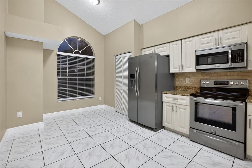 For Sale: $554,900 (4 beds, 2 baths, 1935 Square Feet)