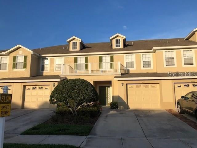 Active With Contract: $2,300 (3 beds, 2 baths, 2013 Square Feet)