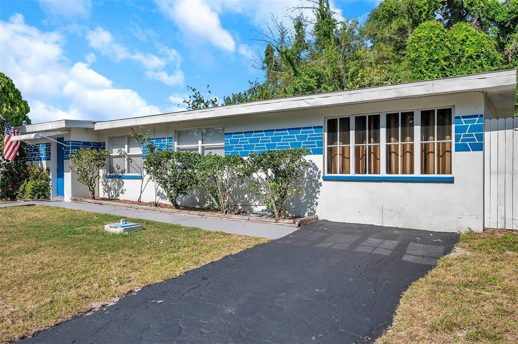 合同活跃: $179,000 (3 贝兹, 1 浴室, 1222 平方英尺)