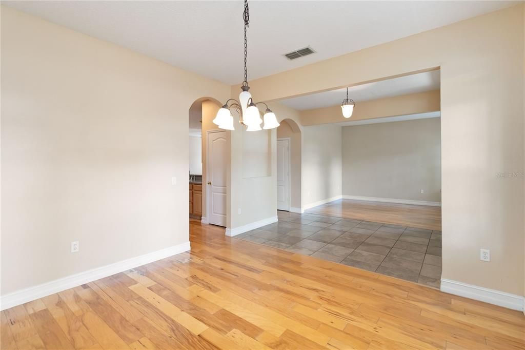 Active With Contract: $415,000 (4 beds, 2 baths, 2444 Square Feet)