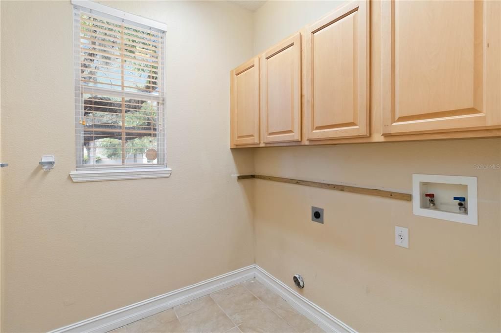 Active With Contract: $415,000 (4 beds, 2 baths, 2444 Square Feet)