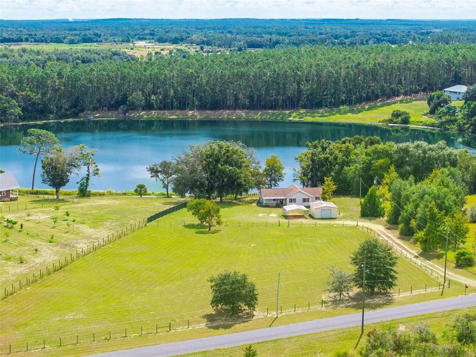 Недавно продано: $387,000 (3 спален, 2 ванн, 1273 Квадратных фут)