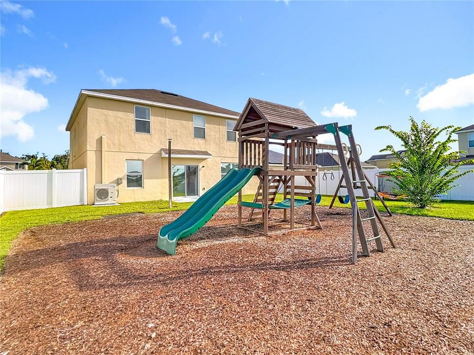 Active With Contract: $379,900 (4 beds, 2 baths, 2505 Square Feet)