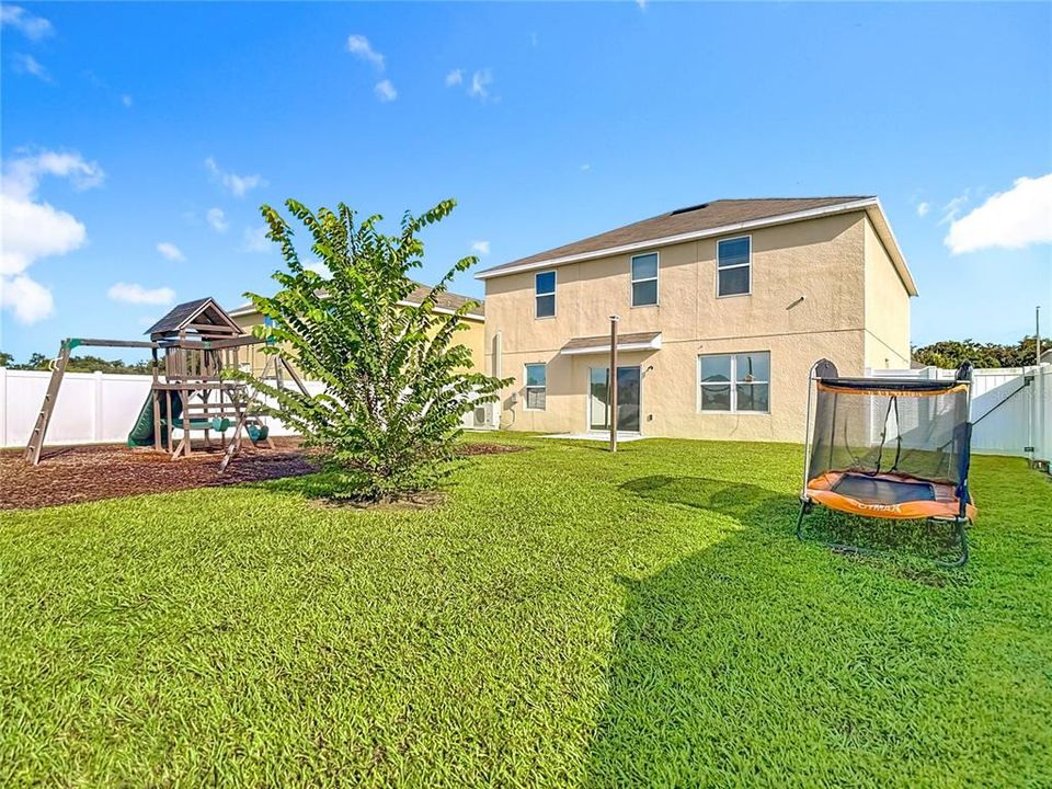 Active With Contract: $379,900 (4 beds, 2 baths, 2505 Square Feet)