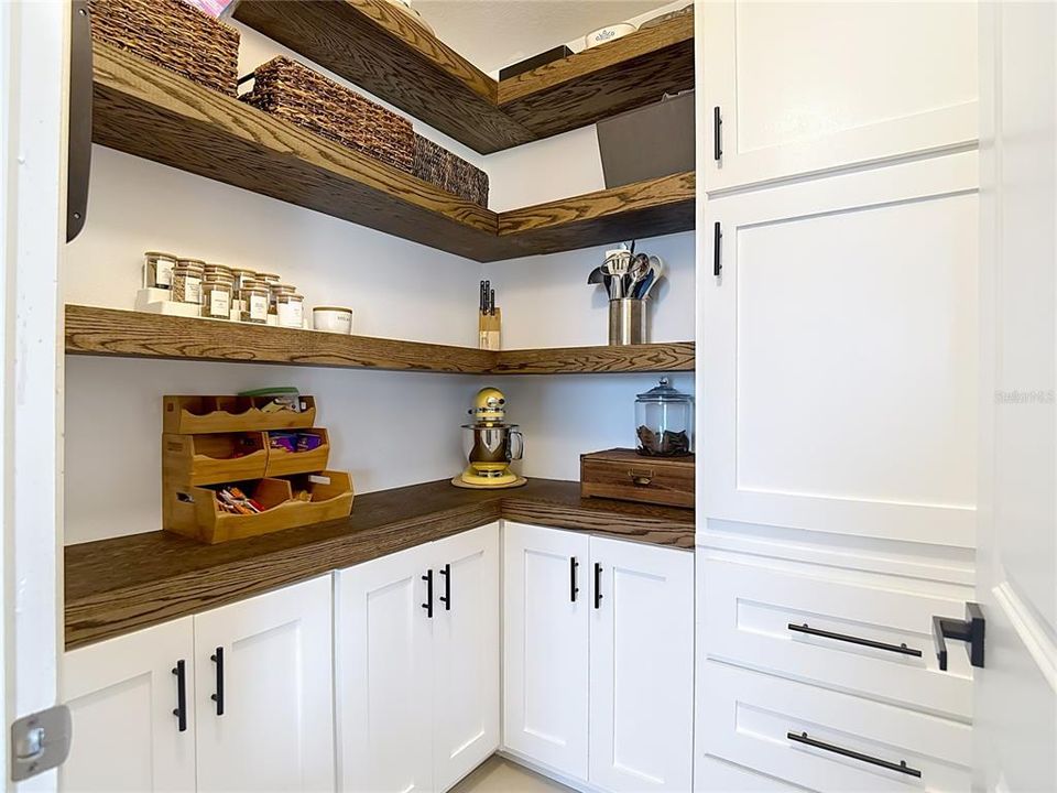 Active With Contract: $379,900 (4 beds, 2 baths, 2505 Square Feet)