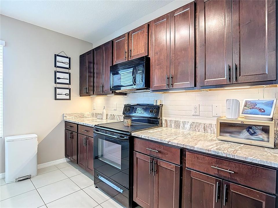 Active With Contract: $379,900 (4 beds, 2 baths, 2505 Square Feet)