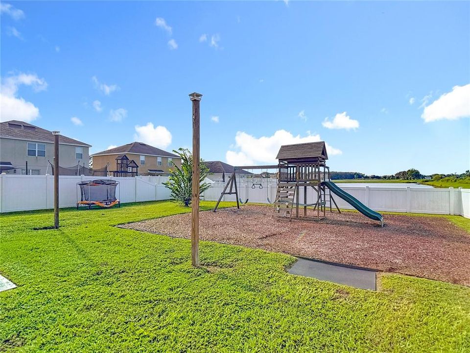 Active With Contract: $379,900 (4 beds, 2 baths, 2505 Square Feet)