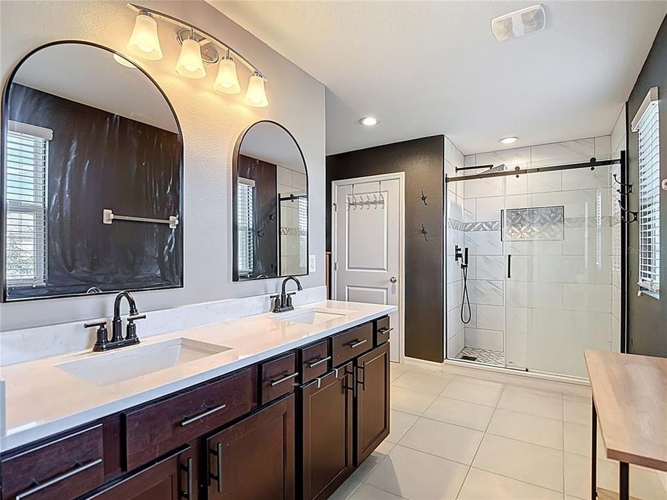 Active With Contract: $379,900 (4 beds, 2 baths, 2505 Square Feet)