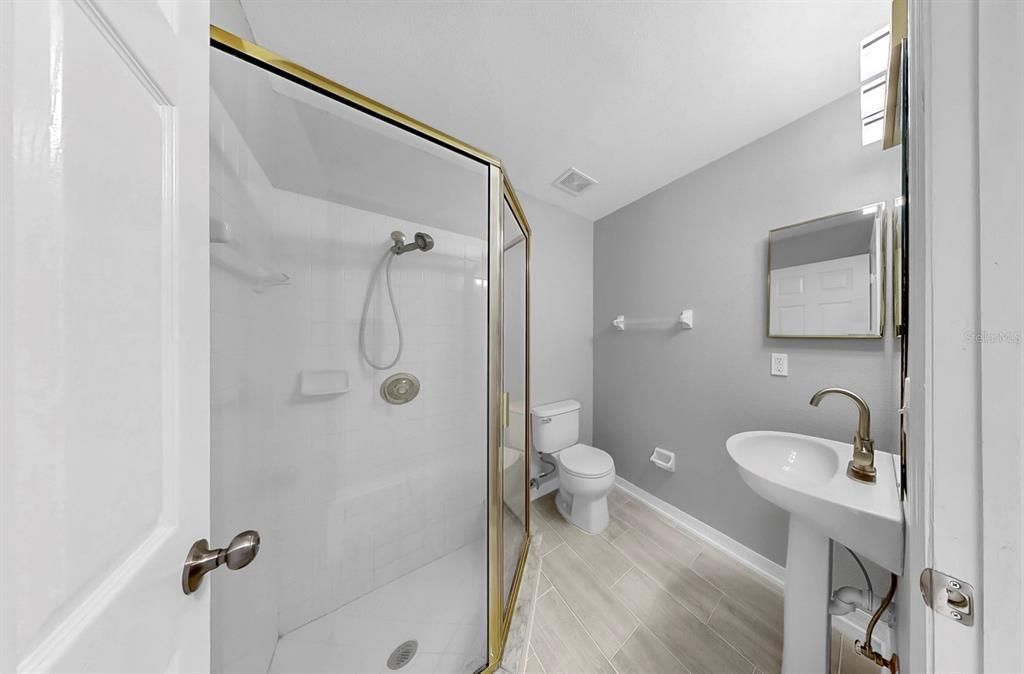 Active With Contract: $3,100 (5 beds, 3 baths, 2888 Square Feet)