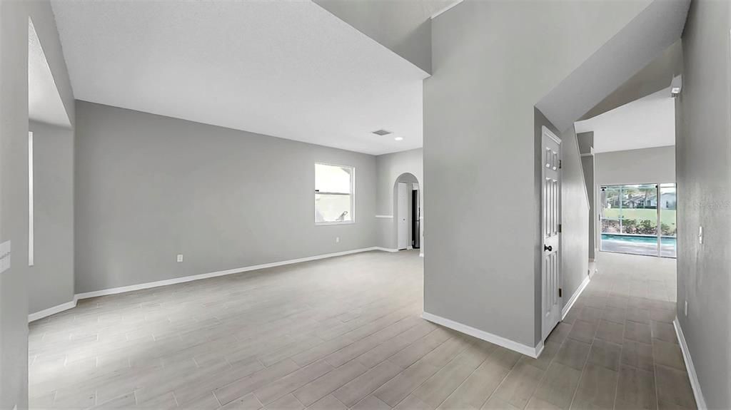 Active With Contract: $3,100 (5 beds, 3 baths, 2888 Square Feet)