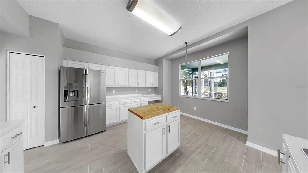 Active With Contract: $3,100 (5 beds, 3 baths, 2888 Square Feet)