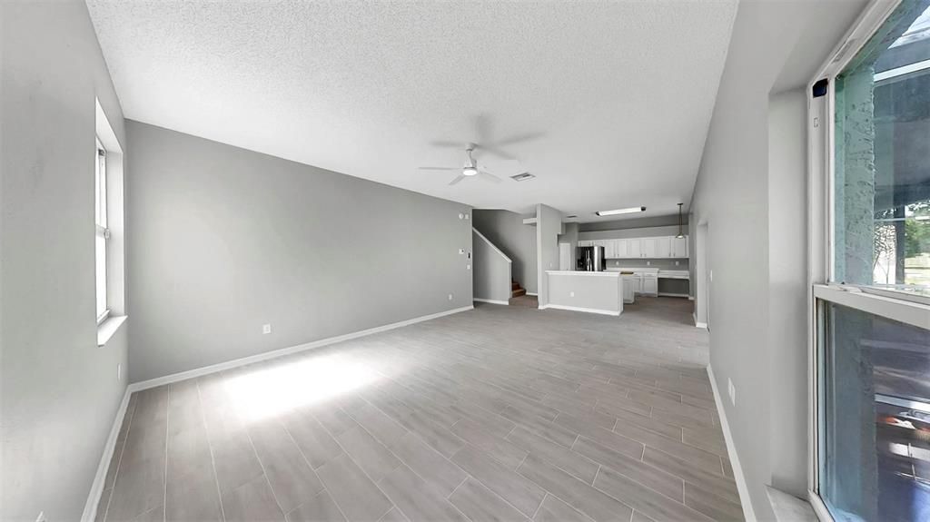 Active With Contract: $3,100 (5 beds, 3 baths, 2888 Square Feet)