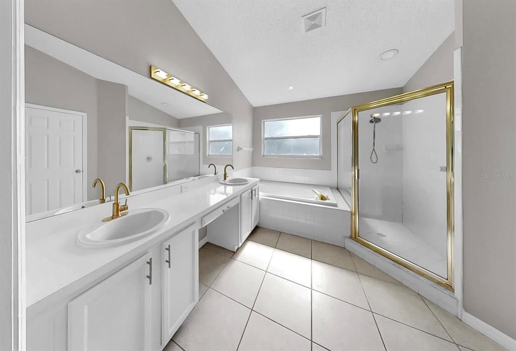 Active With Contract: $3,100 (5 beds, 3 baths, 2888 Square Feet)