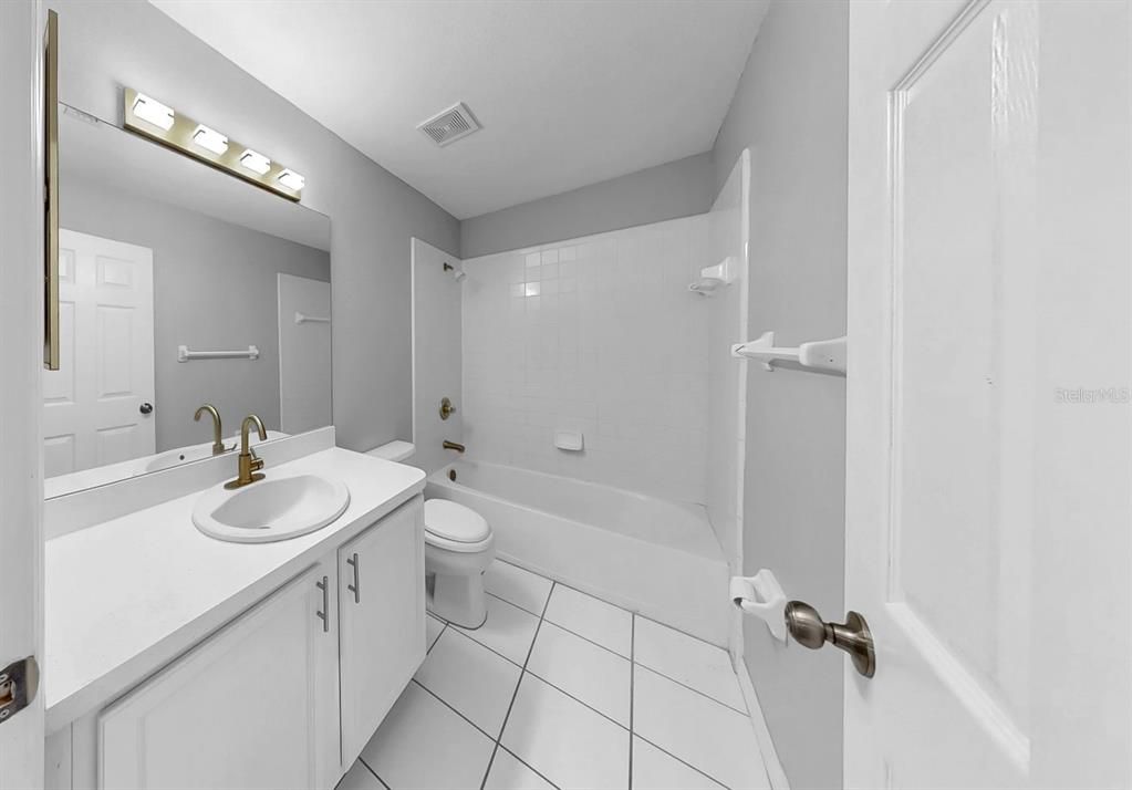 Active With Contract: $3,100 (5 beds, 3 baths, 2888 Square Feet)