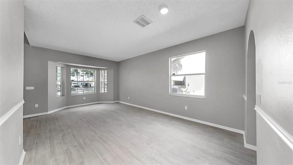 Active With Contract: $3,100 (5 beds, 3 baths, 2888 Square Feet)