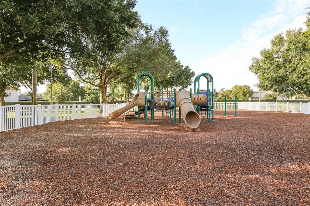 Active With Contract: $3,100 (5 beds, 3 baths, 2888 Square Feet)