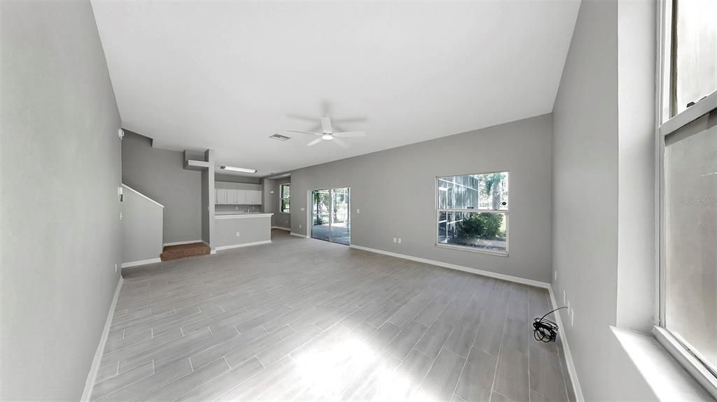 Active With Contract: $3,100 (5 beds, 3 baths, 2888 Square Feet)