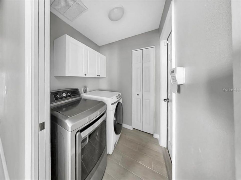 Active With Contract: $3,100 (5 beds, 3 baths, 2888 Square Feet)