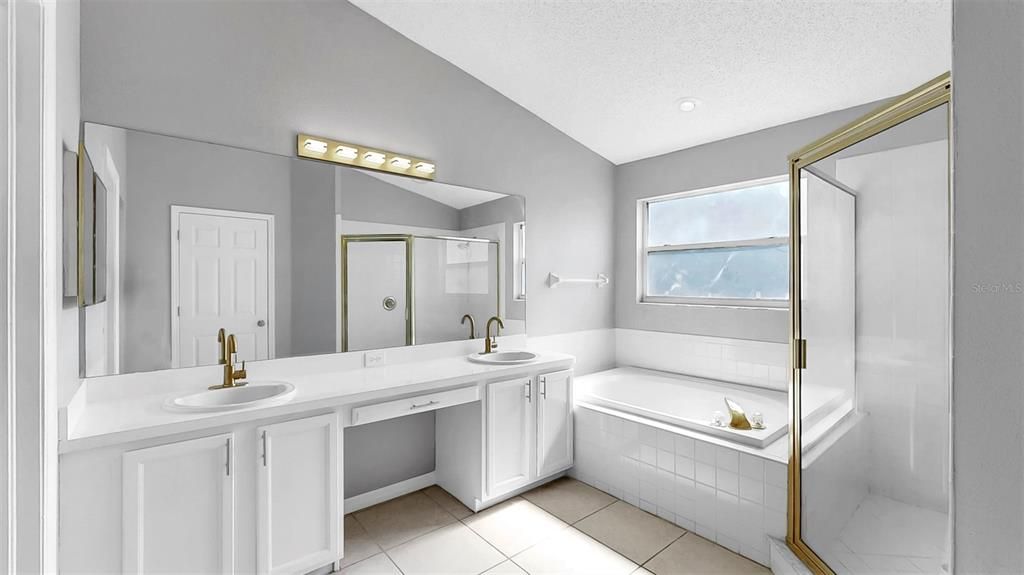 Active With Contract: $3,100 (5 beds, 3 baths, 2888 Square Feet)